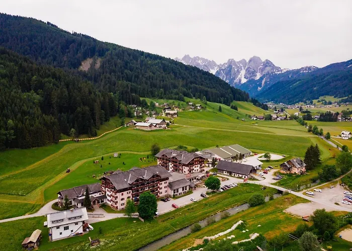 Escape 18 - Pool & Sauna - 10 Min To Hallstatt アパート ゴーザウ